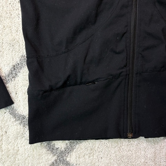 Lululemon Women’s 8 Raja Black Reversible Full Zip Jacket All Season Yoga Layer - Picture 2 of 11